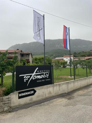 Kmetija Tomazic Vinska Klet - Winery Apartment Vipava Exterior photo